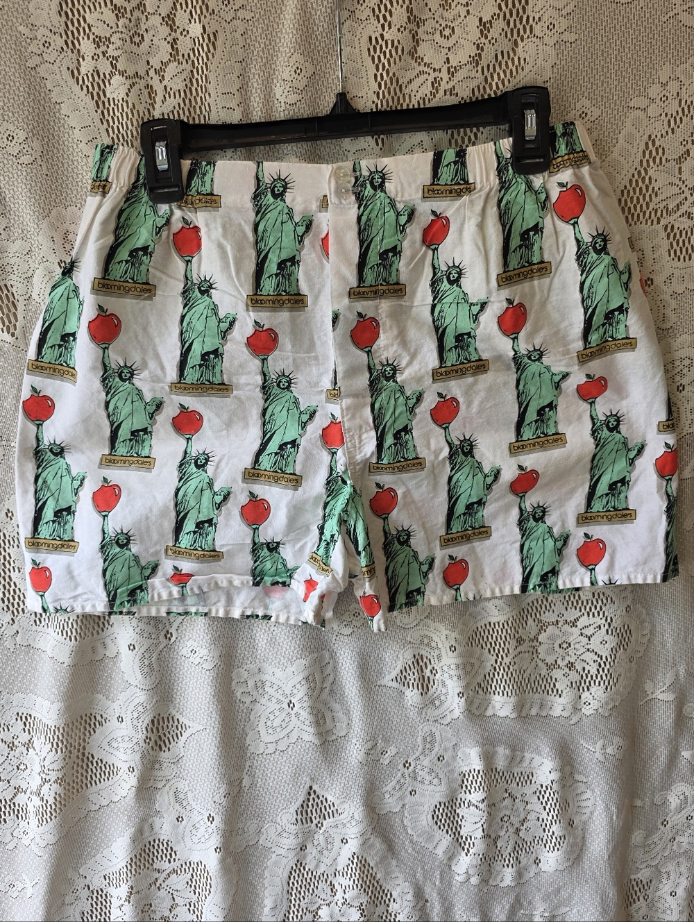 Vintage Liberty Love Statue of Liberty Print Women’s White Cotton Shorts